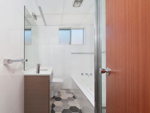 Victoria Parade, Kiah, Unit 10, 53 - C Tourism 11