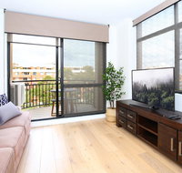Vibrant inner-city living - Darling Harbour fringe - C Tourism