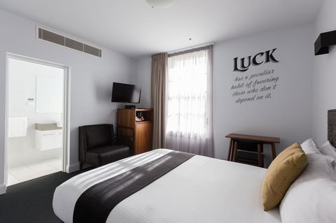 The Lucky Hotel - C Tourism 24