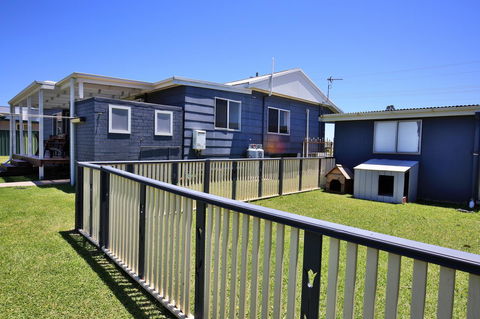Glory @ Culburra - Absolute Beachfront - Pet & Family Friendly - C Tourism 21