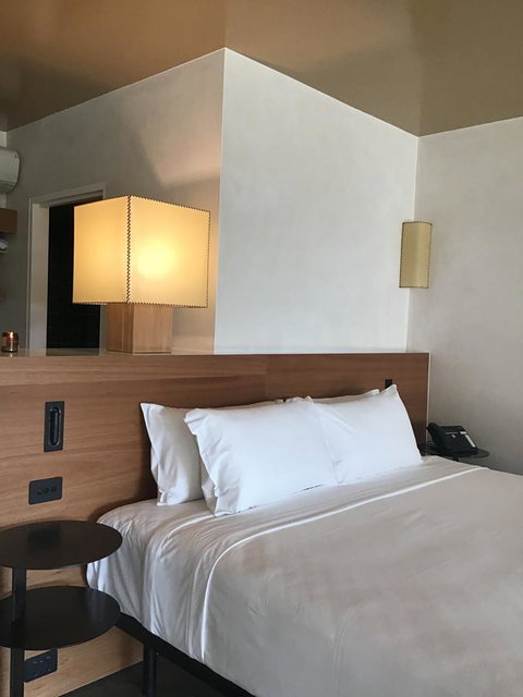 Beach Hotel Resort - C Tourism 23