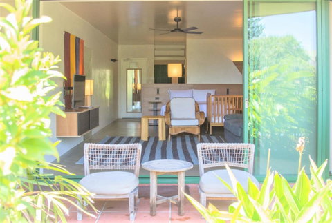 Beach Hotel Resort - C Tourism 11