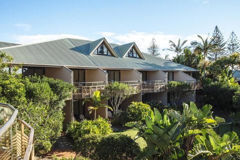 Beach Hotel Resort - C Tourism 10