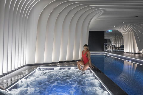 SKYE Suites Sydney - C Tourism 32