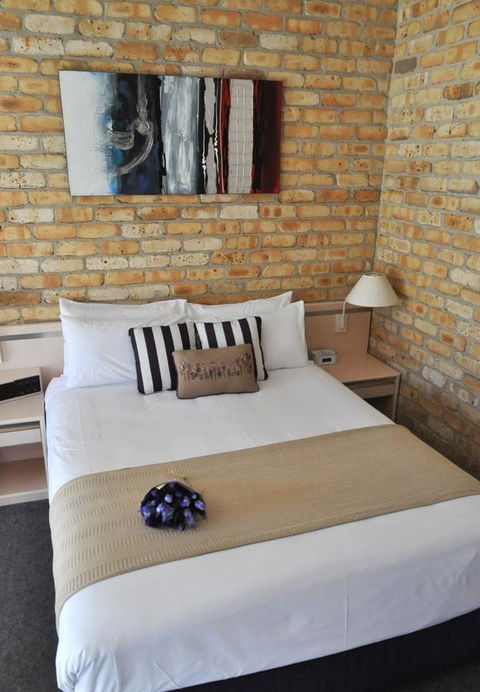 Mollymook Surfbeach Motel & Apartments - C Tourism 6