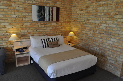 Mollymook Surfbeach Motel & Apartments - C Tourism 4