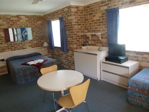 Mollymook Surfbeach Motel & Apartments - C Tourism 24