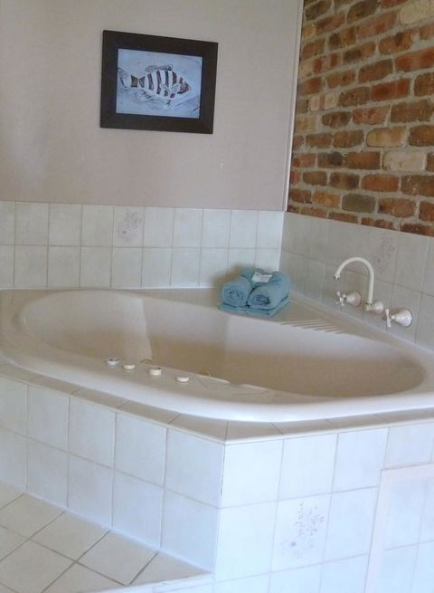Mollymook Surfbeach Motel & Apartments - C Tourism 23