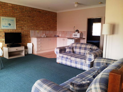 Mollymook Surfbeach Motel & Apartments - C Tourism 40