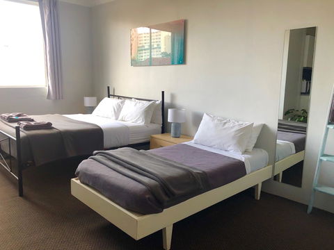 Manly Beachside Apartments - C Tourism 1