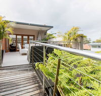 Family surf house 5 min walk to Manly beach - C Tourism