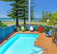 Beach House Holiday Apartments - C Tourism