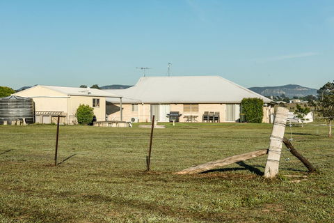 Madigan Wine Country Cottages - C Tourism 32