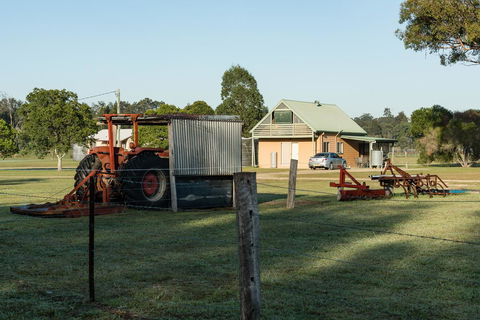 Madigan Wine Country Cottages - C Tourism 28