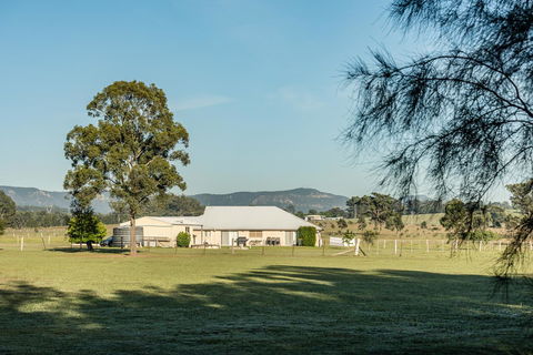 Madigan Wine Country Cottages - C Tourism 31