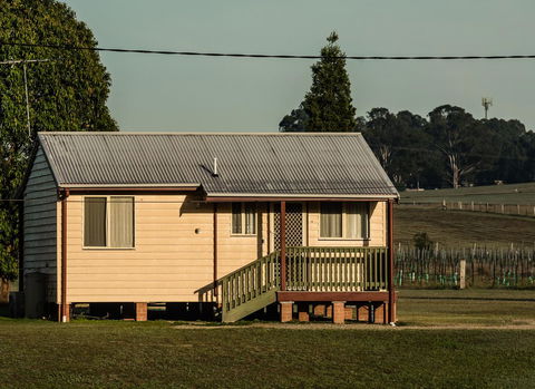 Madigan Wine Country Cottages - C Tourism 34