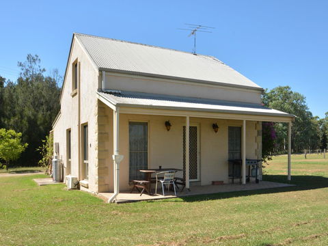 Madigan Wine Country Cottages - C Tourism 41