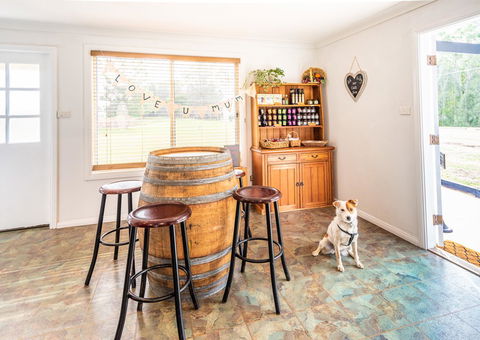 Madigan Wine Country Cottages - C Tourism 23