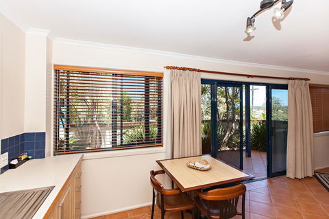Coast Yamba - Adults Only - C Tourism 32