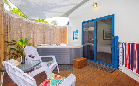 Coast Yamba - Adults Only - C Tourism 3