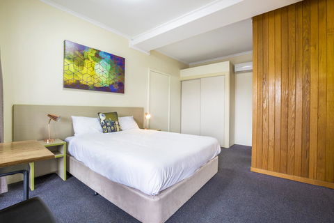 Boomerang Hotel - C Tourism 0
