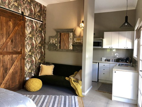 Chanticleer Gardens Barn Cottage With A Pool - C Tourism 19