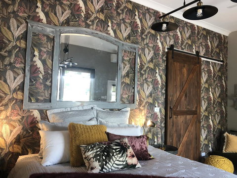 Chanticleer Gardens Barn Cottage With A Pool - C Tourism 20