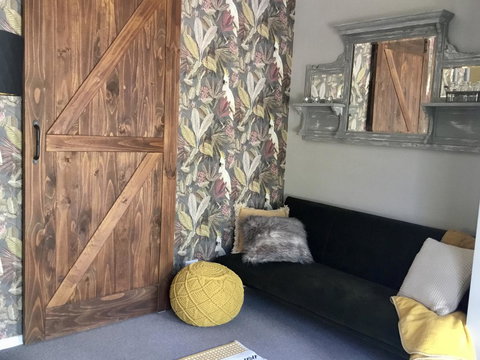 Chanticleer Gardens Barn Cottage With A Pool - C Tourism 7