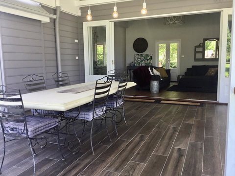 Chanticleer Gardens Barn Cottage With A Pool - C Tourism 12