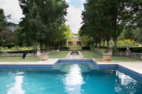 Chanticleer Gardens Barn Cottage With A Pool - C Tourism 15