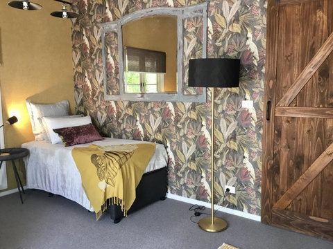 Chanticleer Gardens Barn Cottage With A Pool - C Tourism 2