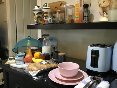 Chanticleer Gardens Barn Cottage With A Pool - C Tourism 38