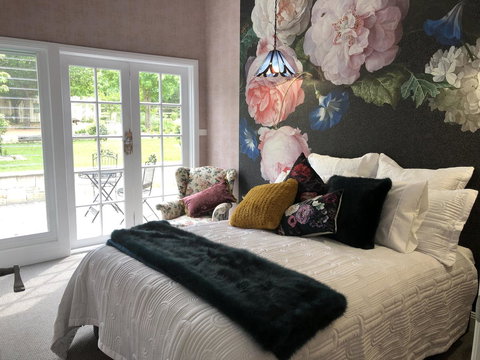 Chanticleer Gardens Barn Cottage With A Pool - C Tourism 0