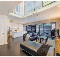 Urban Loft Close To Sydney Hot Spots - C Tourism