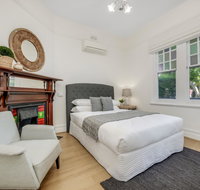 Large terrace in Sydneys lower North Shore - C Tourism