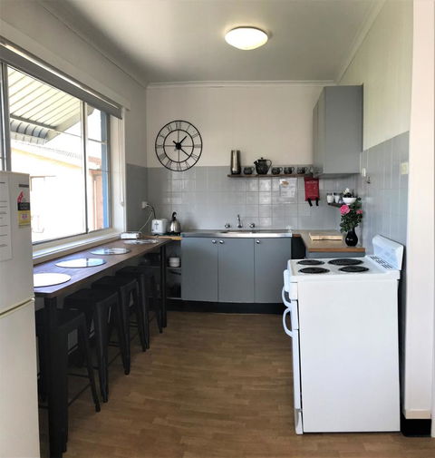 Kon Tiki Apartments - C Tourism 7
