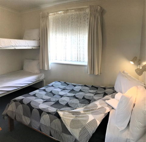 Kon Tiki Apartments - C Tourism 6