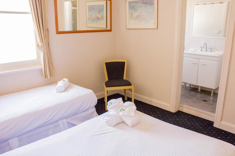 Gardners Inn Hotel - C Tourism 4