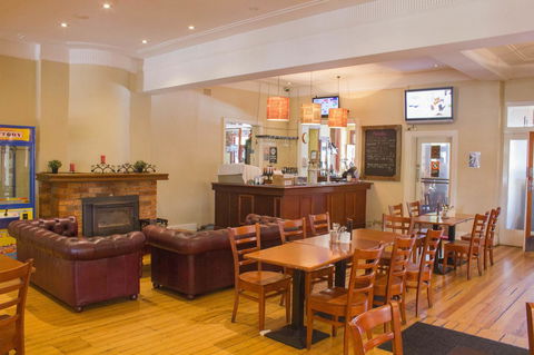 Gardners Inn Hotel - C Tourism 7