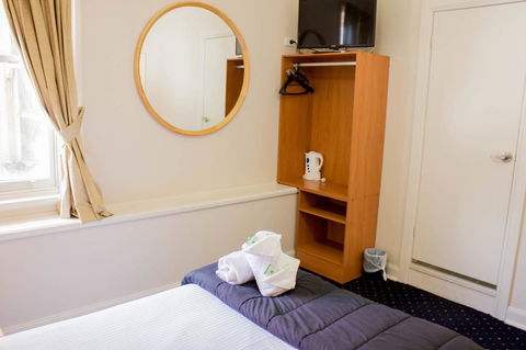 Gardners Inn Hotel - C Tourism 24