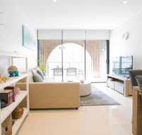 Newly settled three bedrooms apartment in CBD - C Tourism