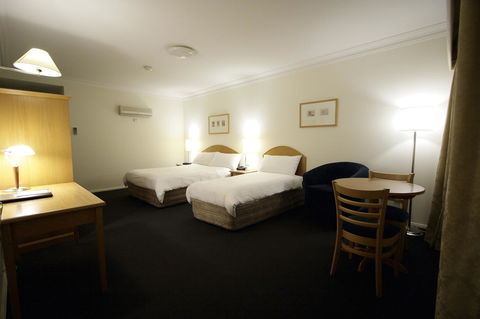 Carlyle Suites & Apartments - C Tourism 6