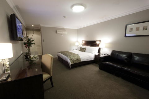 Carlyle Suites & Apartments - C Tourism 4