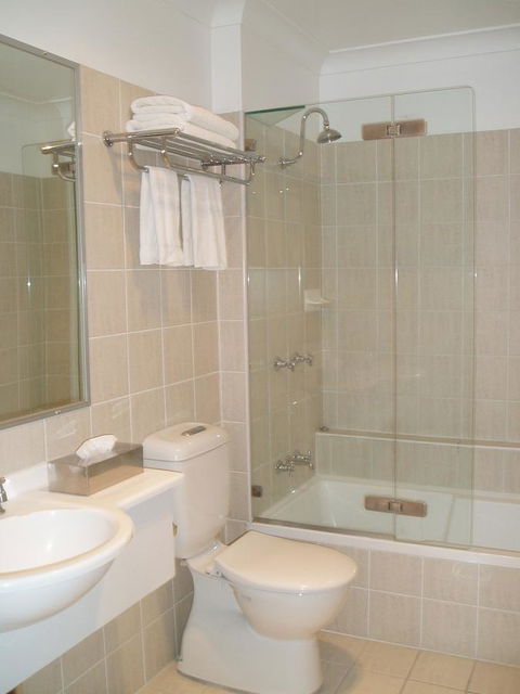 Carlyle Suites & Apartments - C Tourism 22