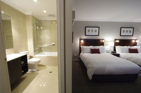 Carlyle Suites & Apartments - C Tourism 12