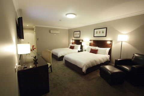 Carlyle Suites & Apartments - C Tourism 11