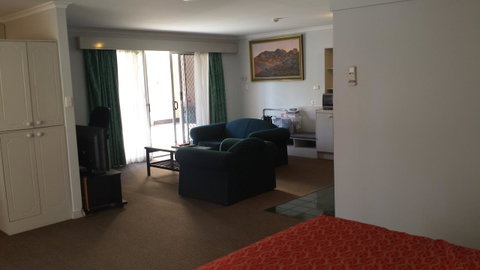 Stay At Alice Springs Hotel - C Tourism 21