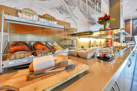 Mantra On The Esplanade - C Tourism 13