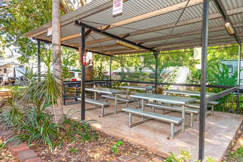 Oasis Tourist Park - C Tourism 19