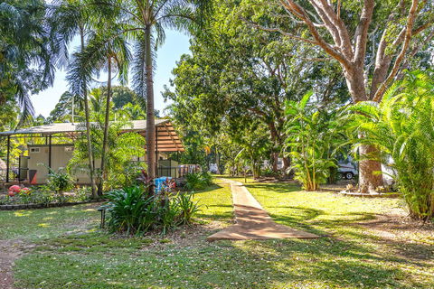 Oasis Tourist Park - C Tourism 23